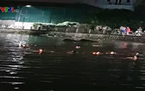 Tai nạn lật thuyền đạp vịt, hai cháu nhỏ tử vong