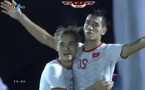 VIDEO: Trọng Hoàng kiến tạo, Tiến Linh ghi bàn nới rộng khoảng cách