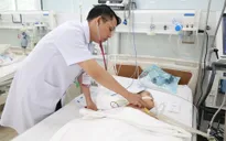 Uống nhầm dầu hỏa, bé gái 3 tuổi nguy kịch