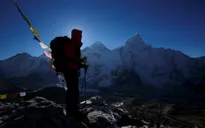 Nepal đo lại độ cao đỉnh Everest