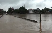Hàng nghìn học sinh ở Hà Tĩnh phải nghỉ học do mưa lũ