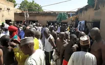 Nigeria giải cứu hàng trăm học sinh khỏi trưởng học tra tấn