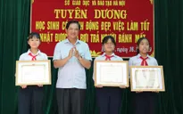 Biểu dương ba học sinh nhặt được tiền trả lại người đánh rơi