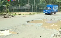 Quốc lộ 8A xuống cấp sau các đợt mưa