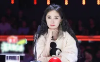 Dương Mịch bị cư dân mạng chỉ trích vì ... đôi khuyên tai