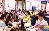 Thay vì tặng hoa, nhiều người mua tour du lịch làm quà 20/10