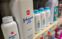 Thu hồi lô phấn rôm Johnson & Johnson không an toàn
