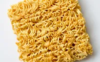 Cảnh báo hàng triệu trẻ em Đông Nam Á suy dinh dưỡng vì mì ăn liền