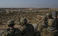 Mỹ tái bố trí quân từ Syria tới Iraq