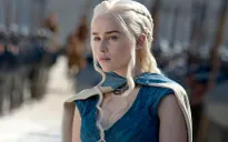 “Mẹ Rồng” Emilia Clarke vẫn buồn vì “Game of Thrones” bị chỉ trích