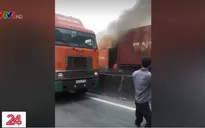 Xe container bốc cháy ngùn ngụt trên cao tốc TP.HCM - Long Thành - Dầu Giây