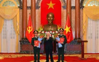 Tổng Bí thư, Chủ tịch nước trao Quyết định thăng quân hàm cho 2 tướng lĩnh quân đội