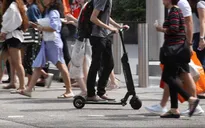 Singapore đau đầu tìm cách quản lý xe scooter điện