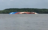 Rà quét, tìm kiếm các container trong vụ chìm tàu trên sông Lòng Tàu