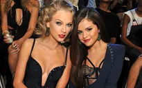 Selena Gomez viết nhạc về tình cũ, Taylor Swift tự hào