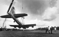 Máy bay ném bom B-17 rơi tại sân bay ở Mỹ, 7 người thiệt mạng