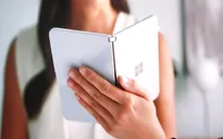 iPhone 11 chú ý: Microsoft trình làng smartphone 2 màn hình Surface Duo