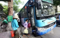 Hà Nội đẩy nhanh cấp thẻ cho người đi xe bus miễn phí