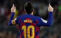Lập cú đúp vào lưới Valladolid, Messi vượt mặt Ronaldo