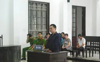 Đòi rút vốn nuôi gà, một người bị đâm chết