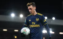 Trở lại ấn tượng, Mesut Ozil cảm ơn người hâm mộ Arsenal