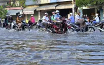 Khoảng 100 tuyến đường bị ngập trên địa bàn thành phố Cần Thơ