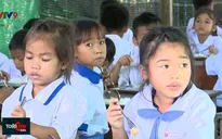 Duy trì bữa ăn trưa cho học sinh vùng đồng bào dân tộc thiểu số