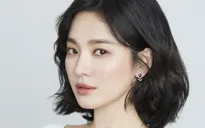 Song Hye Kyo bền bỉ quyên góp sách từ thiện