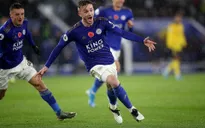 Kết quả, bảng xếp hạng Ngoại hạng Anh vòng 12: Chelsea 2-0 Crytal Palace, Leicester 2-0 Arsenal, Tottenham 1-1 Sheffield