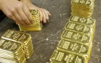 Giá vàng châu Á tăng do lo ngại căng thẳng thương mại Mỹ - Trung