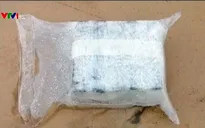 Pháp đóng cửa bãi biển do ma túy trôi dạt vào