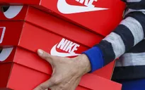Nike ngừng bán giày trực tiếp trên Amazon