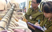 Tạm giữ hơn 400 sản phẩm may mặc nghi vi phạm nhãn hàng hóa