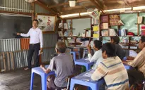 Người thầy đặc biệt gieo chữ trên lòng hồ Trị An