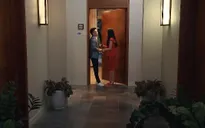 Hoa hồng trên ngực trái - Tập 31: Ngân vẫn mặt dày đeo bám Bảo không buông giữa lúc Bảo phải lòng Khuê