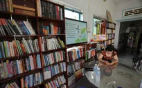 Vợ chồng thầy giáo chắt chiu từng đồng thành lập thư viện cho học sinh
