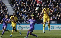 Barcelona thắng nhọc nhằn đội bét bảng La Liga nhờ VAR?