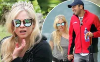 Sau 2 năm hẹn hò, Avril Lavigne chia tay bạn trai tỷ phú