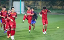 ĐT Việt Nam đón lực lượng hùng hậu, hứng khởi trên sân tập