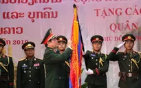 Trao tặng Huân chương Sao Vàng cho Quân đội nhân dân Lào
