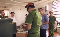 Sinh tử - Tập 1: Chủ tịch Huyện bị khám nhà, mở két thấy mấy sấp tiền