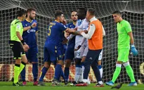Balotelli tức giận bỏ trận đấu vì bị phân biệt chủng tộc
