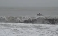 Cảnh báo nguy hiểm khi tắm biển Nha Trang