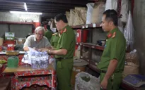TP.HCM: Bộ Công an bắt hàng chục tấn nguyên liệu thuốc bắc nhập lậu