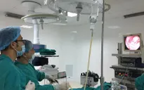 Vừa lọt lòng mẹ, bé sơ sinh phải phẫu thuật sửa thoát vị hoành