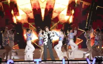 Đạo diễn Hoàng Nhật Nam cùng dàn nghệ sĩ hăng say tổng duyệt cho Festival Hoa Đà Lạt 2019