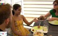 Cảnh báo thói quen "nhai rồi nhả" để giảm cân ở thanh thiếu niên Australia
