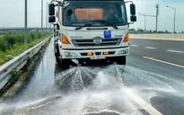 Hà Nội tiến hành rửa đường trở lại trên một số tuyến phố nhằm giảm ô nhiễm