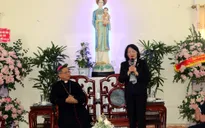 Phó Chủ tịch nước Đặng Thị Ngọc Thịnh chúc mừng Giáng sinh tại Tòa Giám mục Giáo phận Bùi Chu