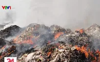 Cháy núi rác thải công nghiệp tại Bình Dương, người dân “kêu cứu”